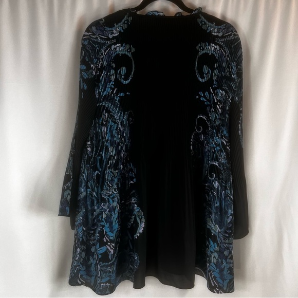Quintessential Woman Modest blouse Size: 1X 
Women's Black and Blue Paisley Top - Picture 11 of 15